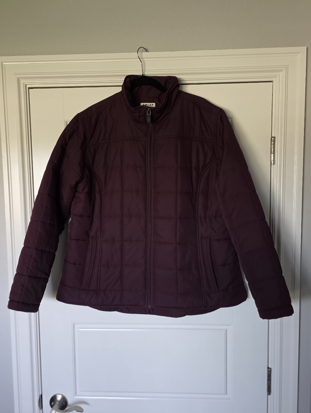 Ariat Quilted Puffer Jacket in Deep Burgundy Size XXL But Fits Like XL